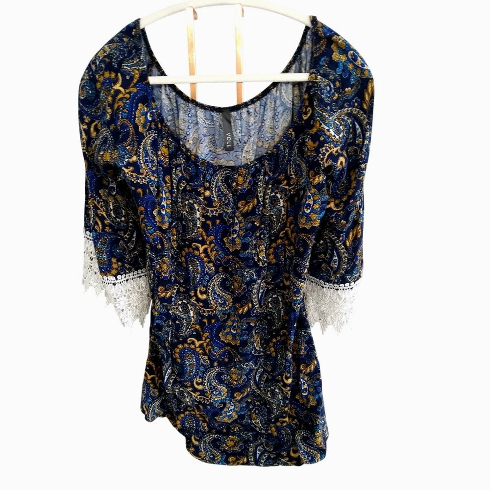 Voll- bohemian paisley top, Romantic Blue with flirty white Lacing. Fairytale